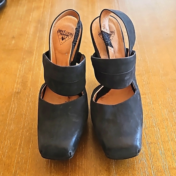 GORGEOUS  JOHN FLUEVOG SUEDE/ LEATHER  4 INCH HEELS - Picture 1 of 12